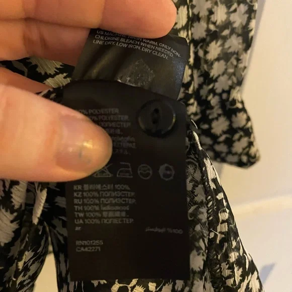 H&M Boho Black With White Floral Print Sheer Ruffled Blouse, Women’s Size 4 - Picture 9 of 10